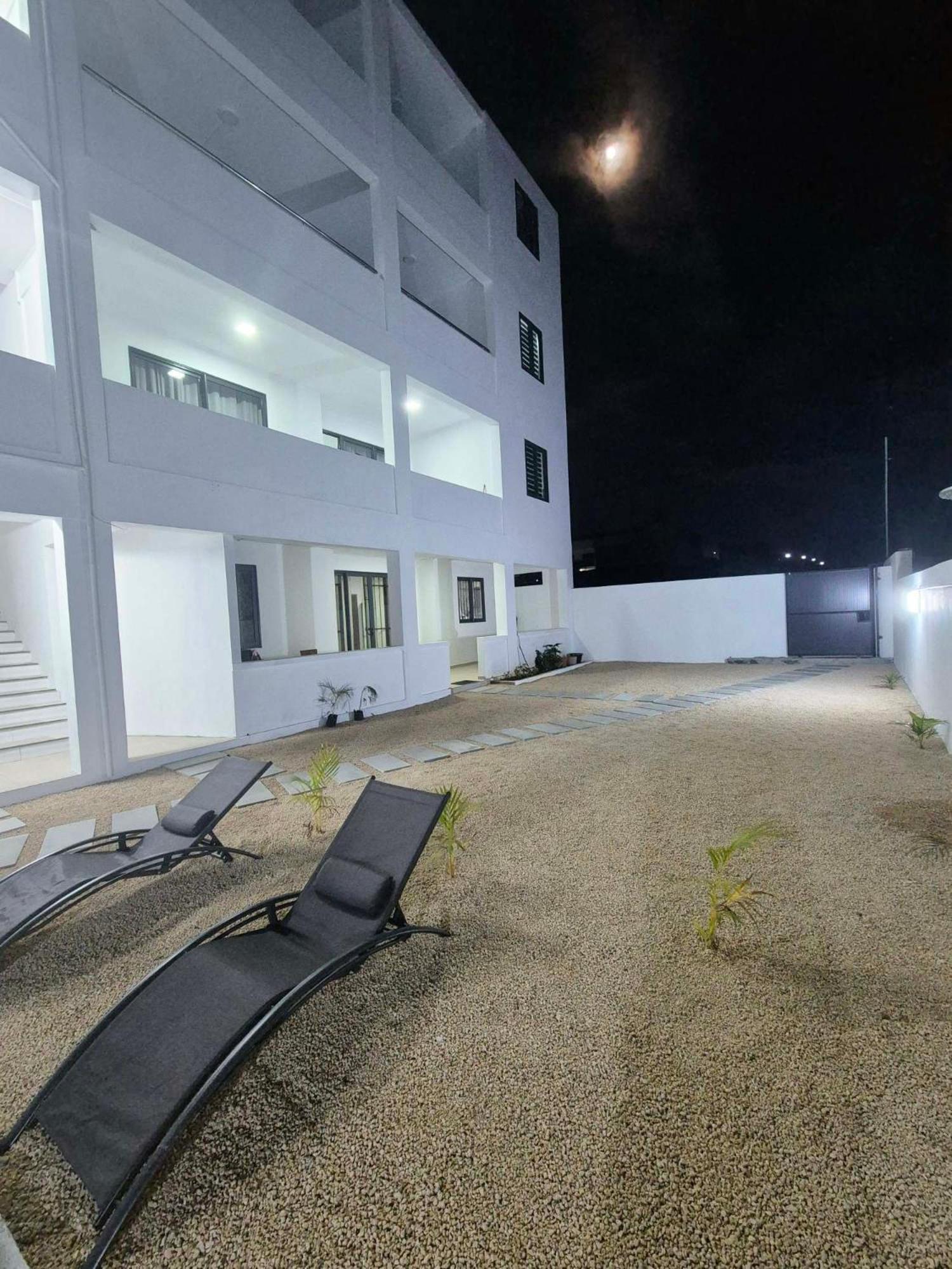 Skyview Apartment- Rooftop Penthouse With Sunset & Sea Views Flic en Flac Ngoại thất bức ảnh