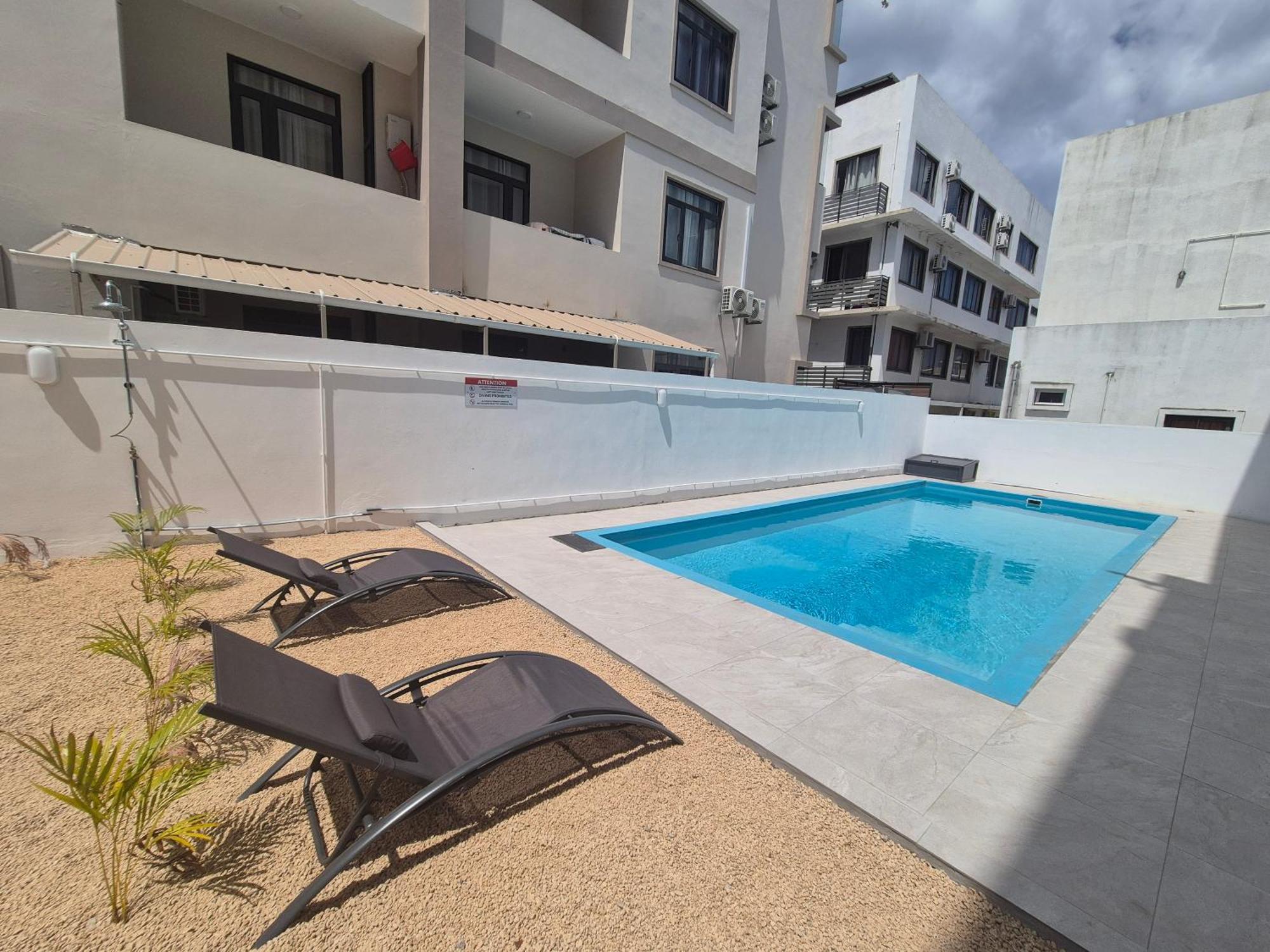 Skyview Apartment- Rooftop Penthouse With Sunset & Sea Views Flic en Flac Ngoại thất bức ảnh